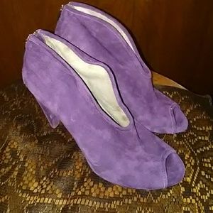 Vince Camuto purple booties